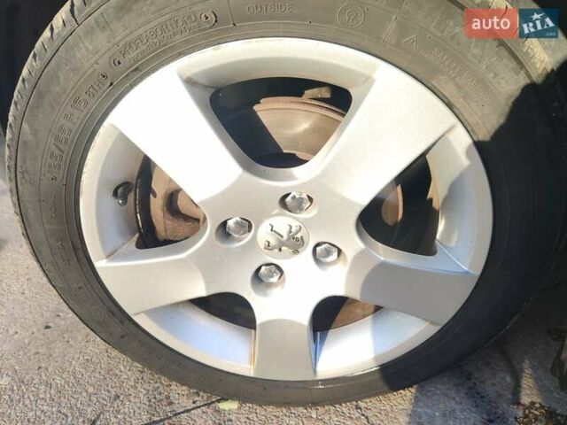 Сірий Пежо 207, об'ємом двигуна 1.6 л та пробігом 158 тис. км за 4500 $, фото 31 на Automoto.ua