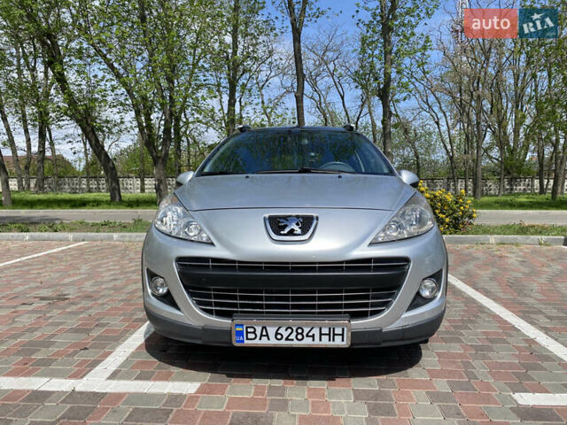 Серый Пежо 207, объемом двигателя 1.6 л и пробегом 182 тыс. км за 5800 $, фото 2 на Automoto.ua