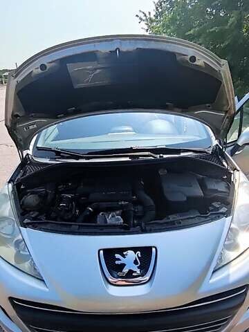 Пежо 207 2010 в Белой Церкве на Automoto.ua Серый Пежо 207, объемом двигателя 1.56 л и пробегом 350 тыс. км за 6200 $, фото 5 на Automoto.ua