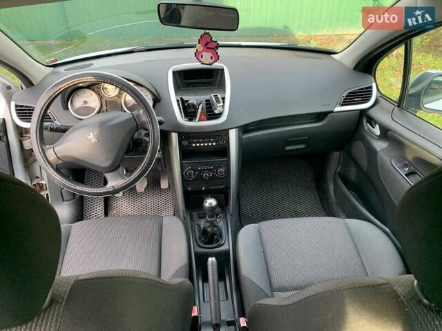 Серый Пежо 207, объемом двигателя 0 л и пробегом 246 тыс. км за 4700 $, фото 2 на Automoto.ua