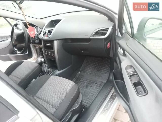 Серый Пежо 207, объемом двигателя 1.56 л и пробегом 213 тыс. км за 5300 $, фото 15 на Automoto.ua