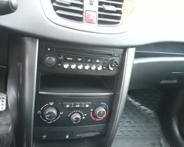 Серый Пежо 207, объемом двигателя 1.56 л и пробегом 213 тыс. км за 5300 $, фото 10 на Automoto.ua