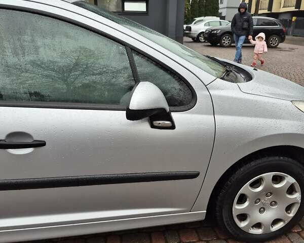 Серый Пежо 207, объемом двигателя 1.56 л и пробегом 340 тыс. км за 5400 $, фото 22 на Automoto.ua