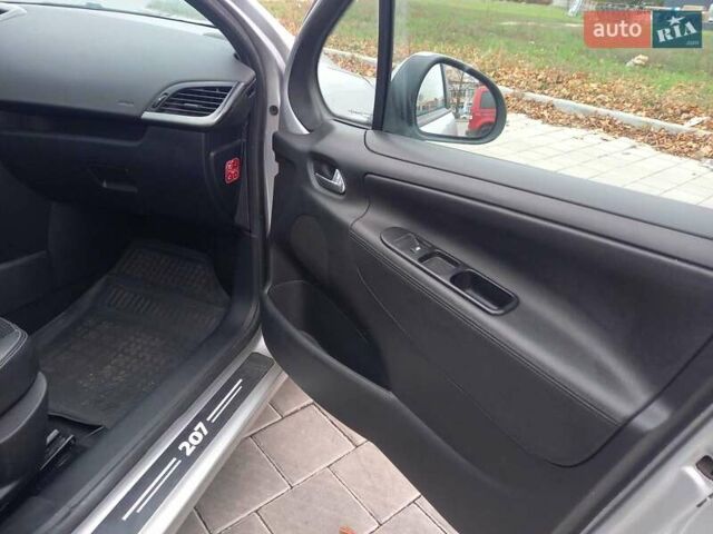 Сірий Пежо 207, об'ємом двигуна 1.6 л та пробігом 200 тис. км за 4600 $, фото 17 на Automoto.ua