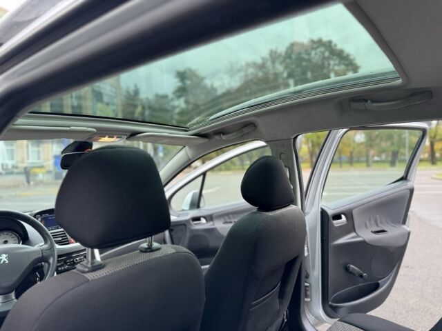 Серый Пежо 207, объемом двигателя 1.6 л и пробегом 343 тыс. км за 2700 $, фото 9 на Automoto.ua