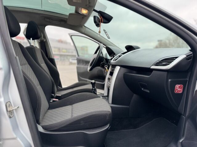 Сірий Пежо 207, об'ємом двигуна 1.6 л та пробігом 344 тис. км за 2700 $, фото 10 на Automoto.ua