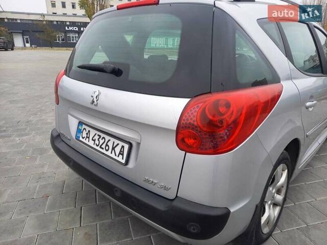 Сірий Пежо 207, об'ємом двигуна 1.6 л та пробігом 200 тис. км за 4600 $, фото 5 на Automoto.ua