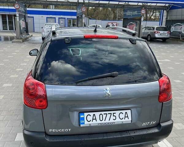 Сірий Пежо 207, об'ємом двигуна 1.36 л та пробігом 276 тис. км за 4700 $, фото 1 на Automoto.ua