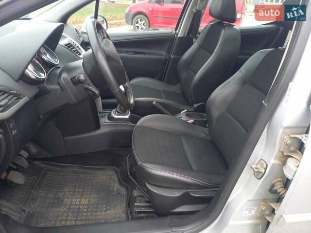 Сірий Пежо 207, об'ємом двигуна 1.6 л та пробігом 200 тис. км за 4600 $, фото 19 на Automoto.ua
