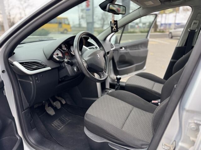 Сірий Пежо 207, об'ємом двигуна 1.6 л та пробігом 344 тис. км за 2700 $, фото 9 на Automoto.ua