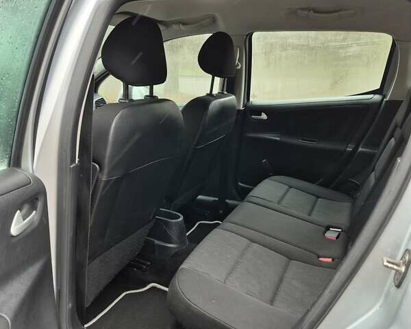 Серый Пежо 207, объемом двигателя 1.56 л и пробегом 340 тыс. км за 5400 $, фото 19 на Automoto.ua