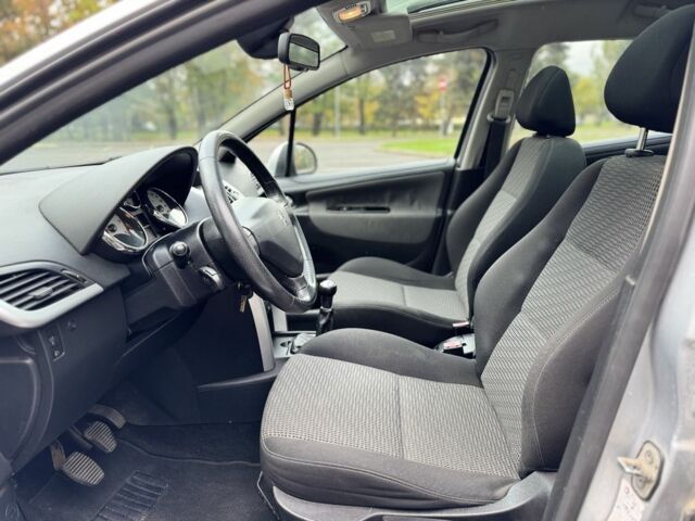 Серый Пежо 207, объемом двигателя 1.6 л и пробегом 343 тыс. км за 2700 $, фото 11 на Automoto.ua