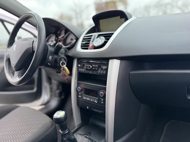 Сірий Пежо 207, об'ємом двигуна 1.6 л та пробігом 344 тис. км за 2700 $, фото 11 на Automoto.ua