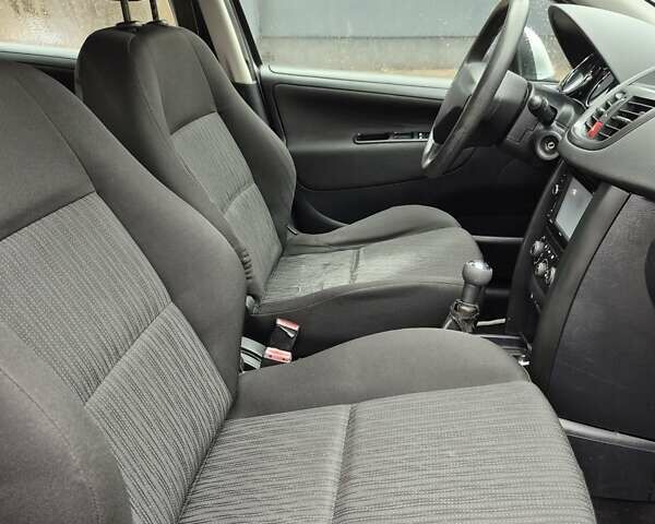 Серый Пежо 207, объемом двигателя 1.56 л и пробегом 340 тыс. км за 5400 $, фото 12 на Automoto.ua