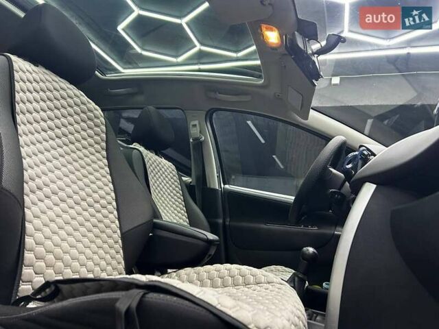 Серый Пежо 207, объемом двигателя 1.6 л и пробегом 203 тыс. км за 10000 $, фото 21 на Automoto.ua