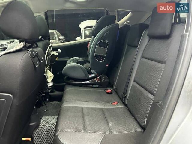 Серый Пежо 207, объемом двигателя 1.6 л и пробегом 203 тыс. км за 10000 $, фото 12 на Automoto.ua