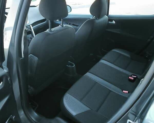 Серый Пежо 207, объемом двигателя 1.6 л и пробегом 179 тыс. км за 5999 $, фото 20 на Automoto.ua