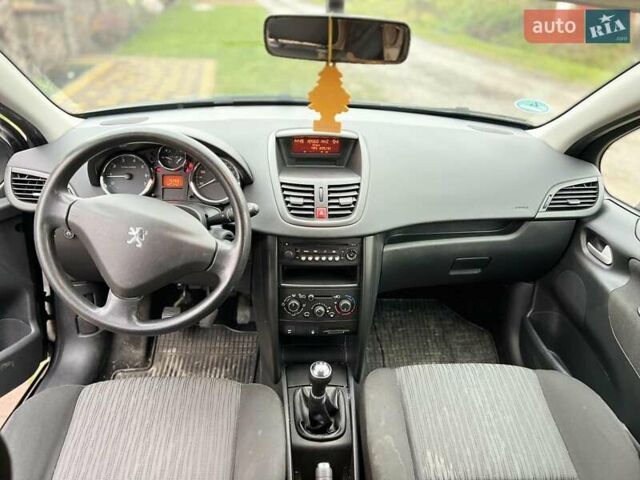 Серый Пежо 207, объемом двигателя 1.4 л и пробегом 120 тыс. км за 5700 $, фото 5 на Automoto.ua