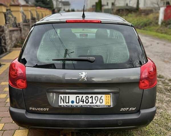Серый Пежо 207, объемом двигателя 1.4 л и пробегом 120 тыс. км за 5700 $, фото 4 на Automoto.ua