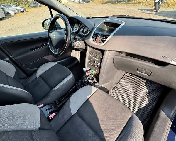Синий Пежо 207, объемом двигателя 1.36 л и пробегом 298 тыс. км за 3299 $, фото 8 на Automoto.ua