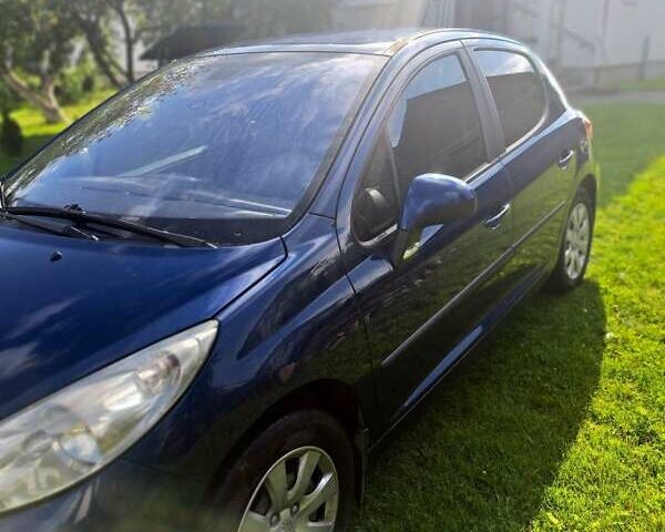 Синій Пежо 207, об'ємом двигуна 1.4 л та пробігом 194 тис. км за 3700 $, фото 5 на Automoto.ua