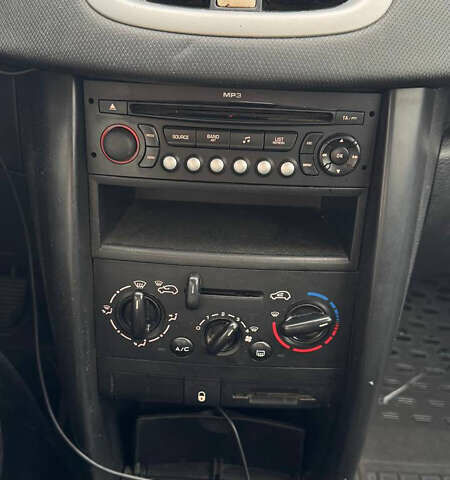 Пежо 207 2007 в Тульчине на Automoto.ua Синий Пежо 207, объемом двигателя 1.4 л и пробегом 189 тыс. км за 3700 $, фото 16 на Automoto.ua