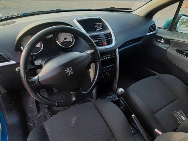 Синий Пежо 207, объемом двигателя 1.4 л и пробегом 225 тыс. км за 3700 $, фото 4 на Automoto.ua