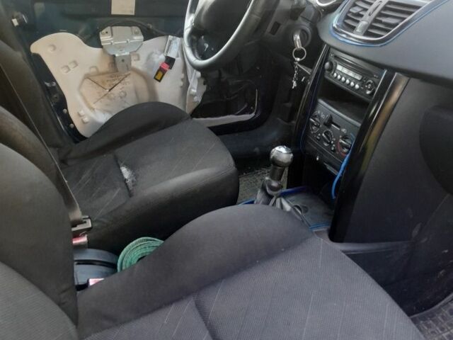 Пежо 207 2007 в Луцке на Automoto.ua Синий Пежо 207, объемом двигателя 0 л и пробегом 250 тыс. км за 1500 $, фото 9 на Automoto.ua