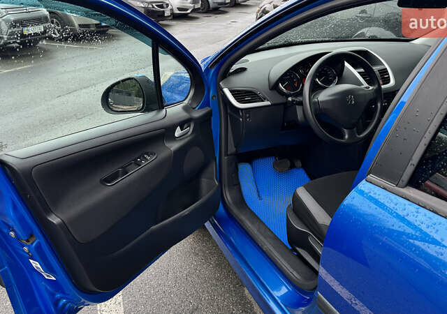 Синий Пежо 207, объемом двигателя 1.6 л и пробегом 137 тыс. км за 5500 $, фото 8 на Automoto.ua