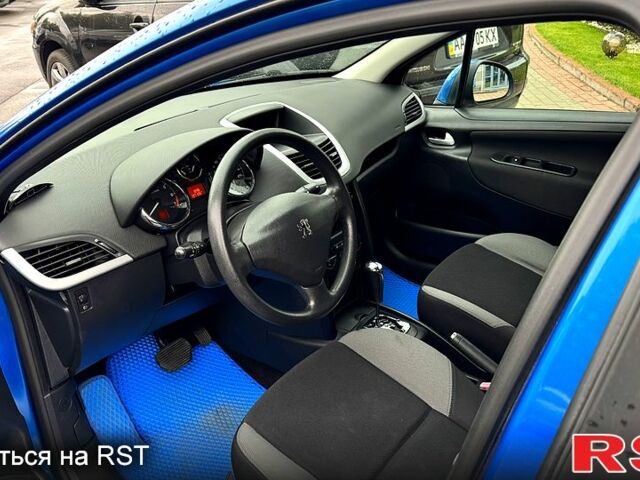 Синій Пежо 207, об'ємом двигуна 1.6 л та пробігом 135 тис. км за 5500 $, фото 3 на Automoto.ua