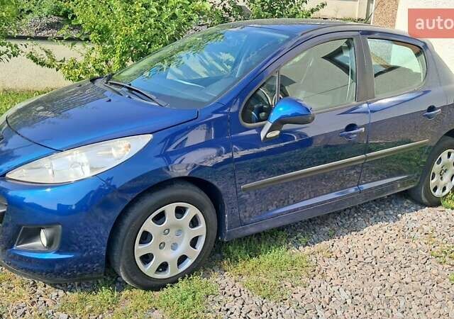 Синій Пежо 207, об'ємом двигуна 1.36 л та пробігом 125 тис. км за 5000 $, фото 11 на Automoto.ua