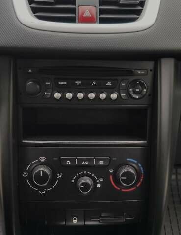 Пежо 207 2010 в Киеве на Automoto.ua Синий Пежо 207, объемом двигателя 1.36 л и пробегом 76 тыс. км за 6998 $, фото 5 на Automoto.ua