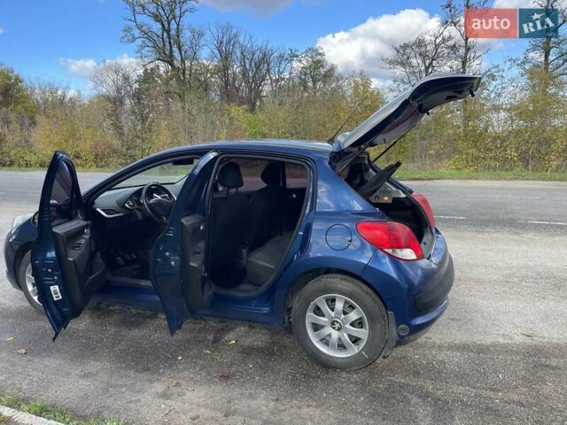 Синий Пежо 207, объемом двигателя 1.36 л и пробегом 269 тыс. км за 5500 $, фото 3 на Automoto.ua