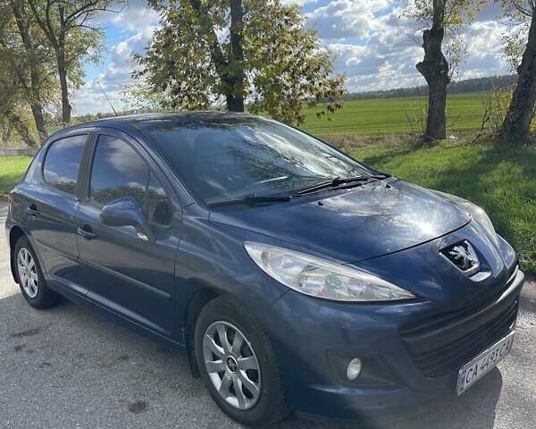 Синий Пежо 207, объемом двигателя 1.36 л и пробегом 269 тыс. км за 5500 $, фото 2 на Automoto.ua
