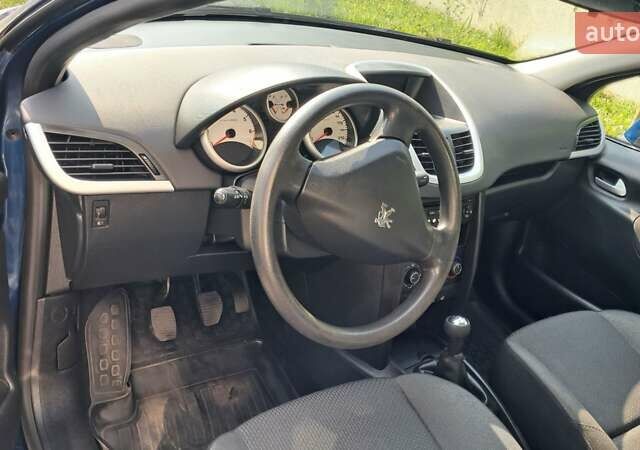 Синій Пежо 207, об'ємом двигуна 1.36 л та пробігом 125 тис. км за 5000 $, фото 5 на Automoto.ua