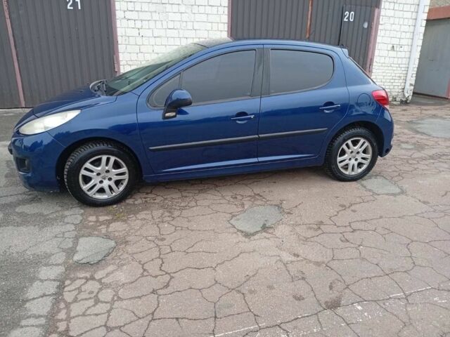 Синий Пежо 207, объемом двигателя 1.4 л и пробегом 147 тыс. км за 5500 $, фото 1 на Automoto.ua