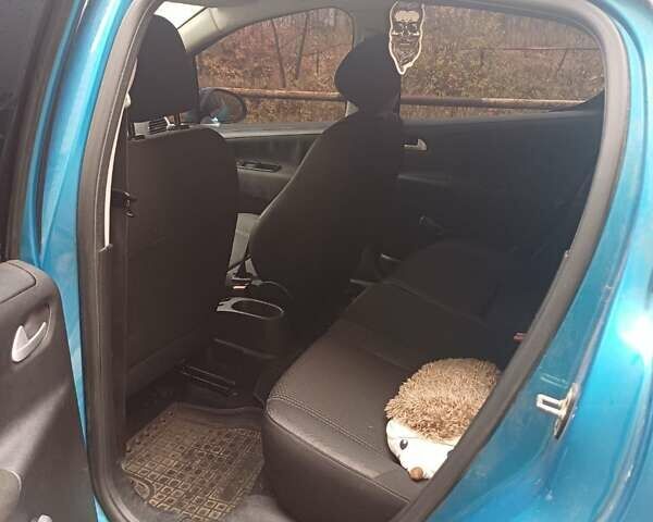 Синий Пежо 207, объемом двигателя 1.36 л и пробегом 193 тыс. км за 4500 $, фото 8 на Automoto.ua