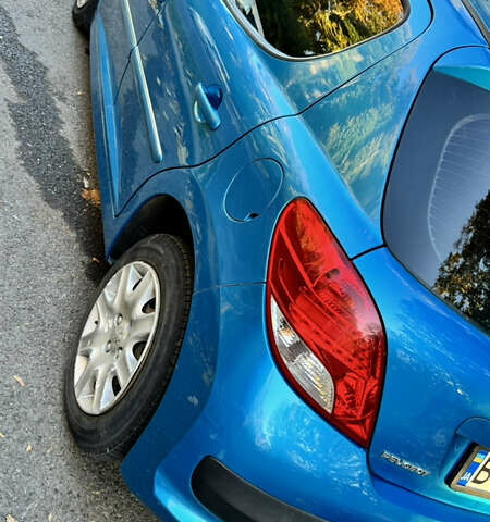 Синий Пежо 207, объемом двигателя 1.36 л и пробегом 153 тыс. км за 5200 $, фото 11 на Automoto.ua