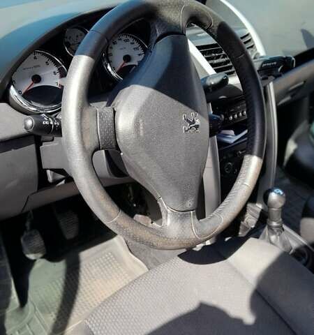 Синій Пежо 207, об'ємом двигуна 1.4 л та пробігом 133 тис. км за 4400 $, фото 2 на Automoto.ua