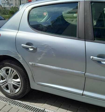 Синій Пежо 207, об'ємом двигуна 1.4 л та пробігом 133 тис. км за 4400 $, фото 1 на Automoto.ua