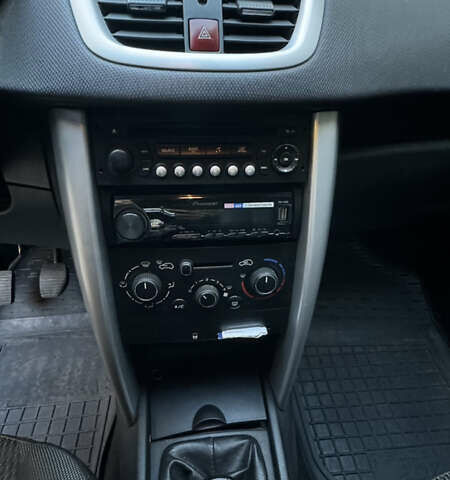 Синий Пежо 207, объемом двигателя 1.36 л и пробегом 153 тыс. км за 5200 $, фото 27 на Automoto.ua