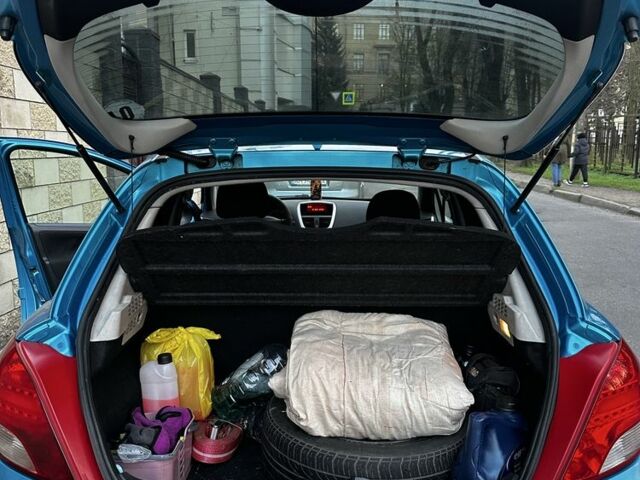 Синий Пежо 207, объемом двигателя 1.4 л и пробегом 200 тыс. км за 5000 $, фото 5 на Automoto.ua