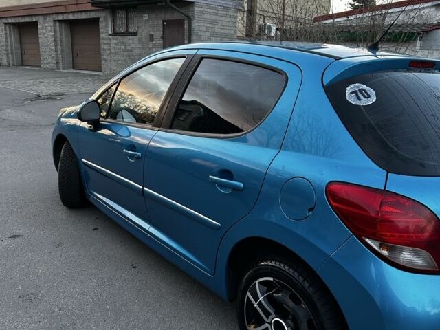 Синий Пежо 207, объемом двигателя 1.4 л и пробегом 200 тыс. км за 5000 $, фото 3 на Automoto.ua