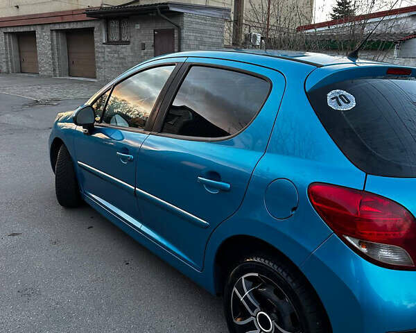 Синий Пежо 207, объемом двигателя 1.36 л и пробегом 200 тыс. км за 5000 $, фото 4 на Automoto.ua