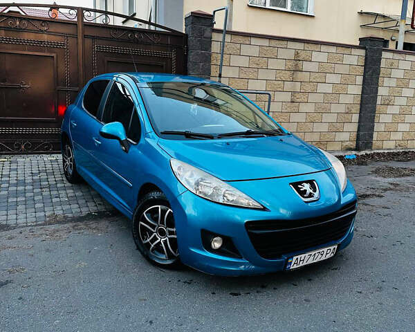 Синий Пежо 207, объемом двигателя 1.36 л и пробегом 200 тыс. км за 5000 $, фото 1 на Automoto.ua
