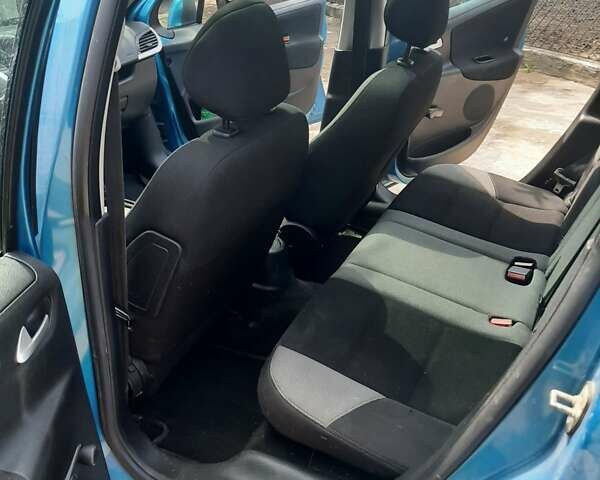 Синий Пежо 207, объемом двигателя 1.4 л и пробегом 240 тыс. км за 4500 $, фото 3 на Automoto.ua