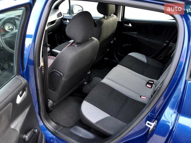 Синий Пежо 207, объемом двигателя 1.4 л и пробегом 250 тыс. км за 3800 $, фото 17 на Automoto.ua