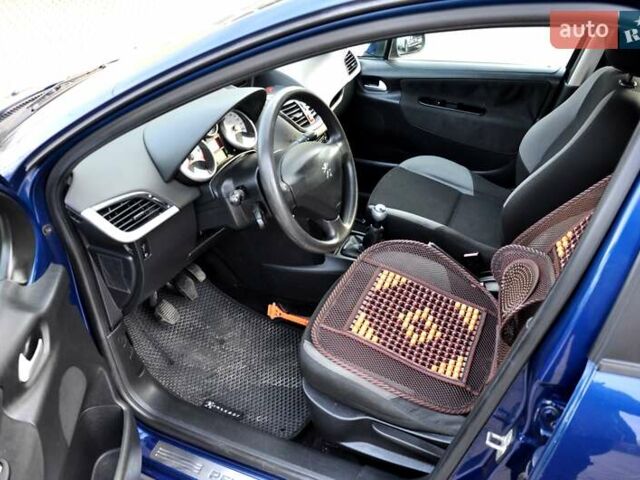Синий Пежо 207, объемом двигателя 1.4 л и пробегом 250 тыс. км за 3800 $, фото 15 на Automoto.ua