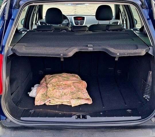 Синий Пежо 207, объемом двигателя 1.6 л и пробегом 96 тыс. км за 7500 $, фото 6 на Automoto.ua