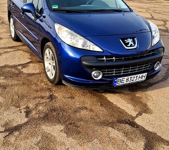 Синий Пежо 207, объемом двигателя 1.6 л и пробегом 96 тыс. км за 7500 $, фото 1 на Automoto.ua